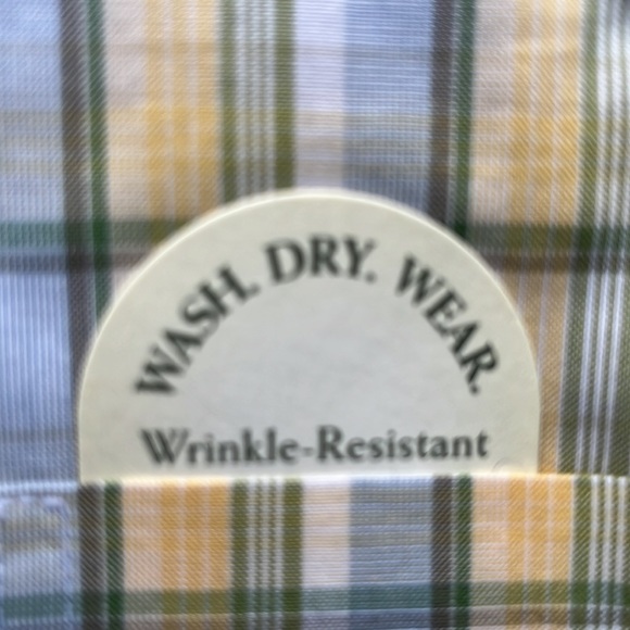 NWT - EDDIE BAUER Relaxed fit wrinkle resistant casual button down shirt - Picture 8 of 9